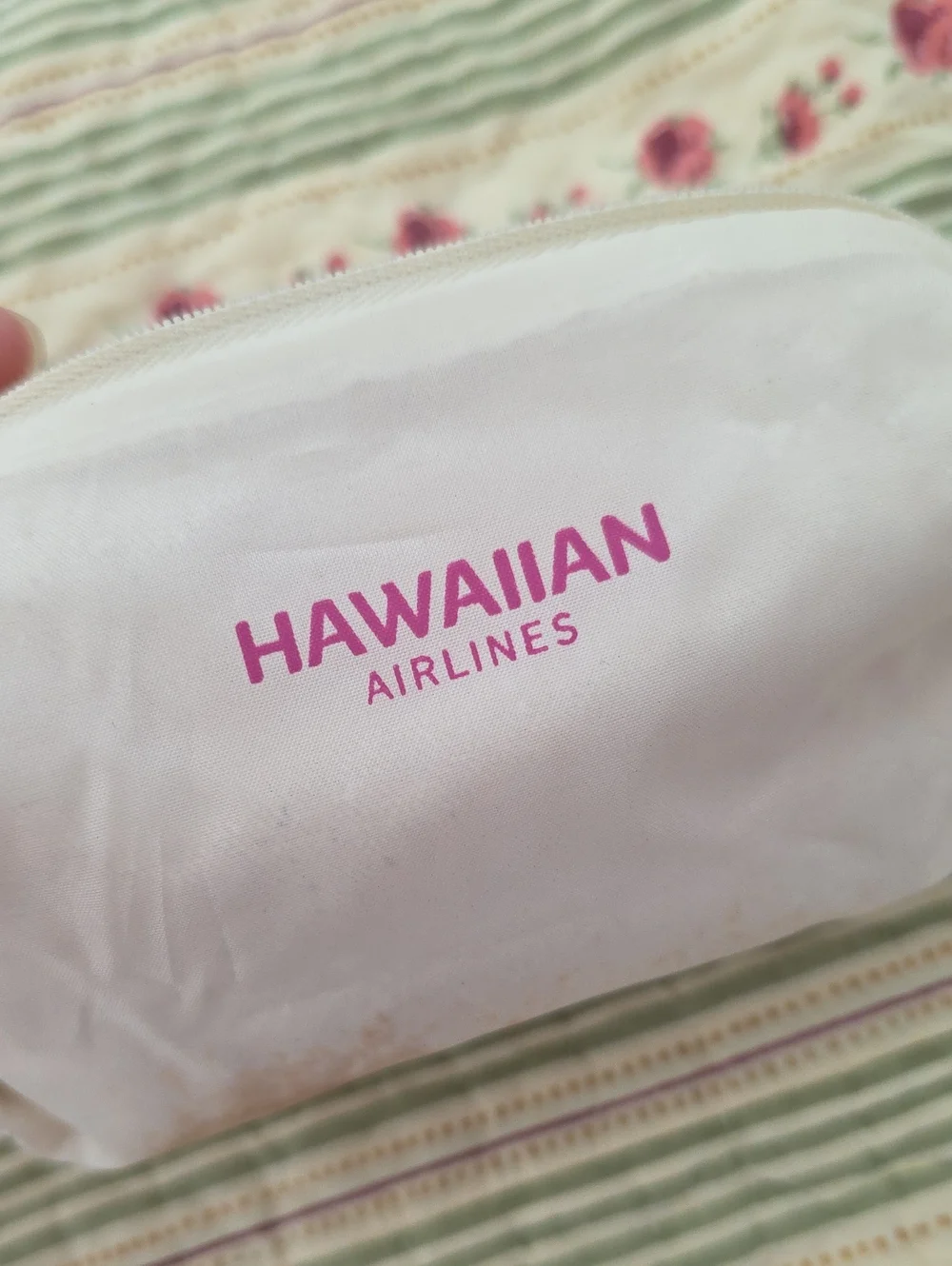 Hawaiian Airlines x Sig Zane 2016 Amenity Kit Complete Bamboo Comb 10 Pc Set